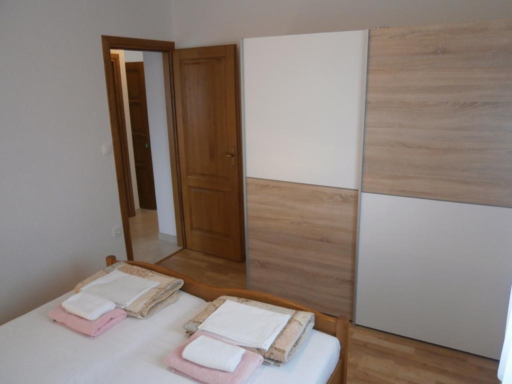 Apartments Crncic Šilo Δωμάτιο φωτογραφία