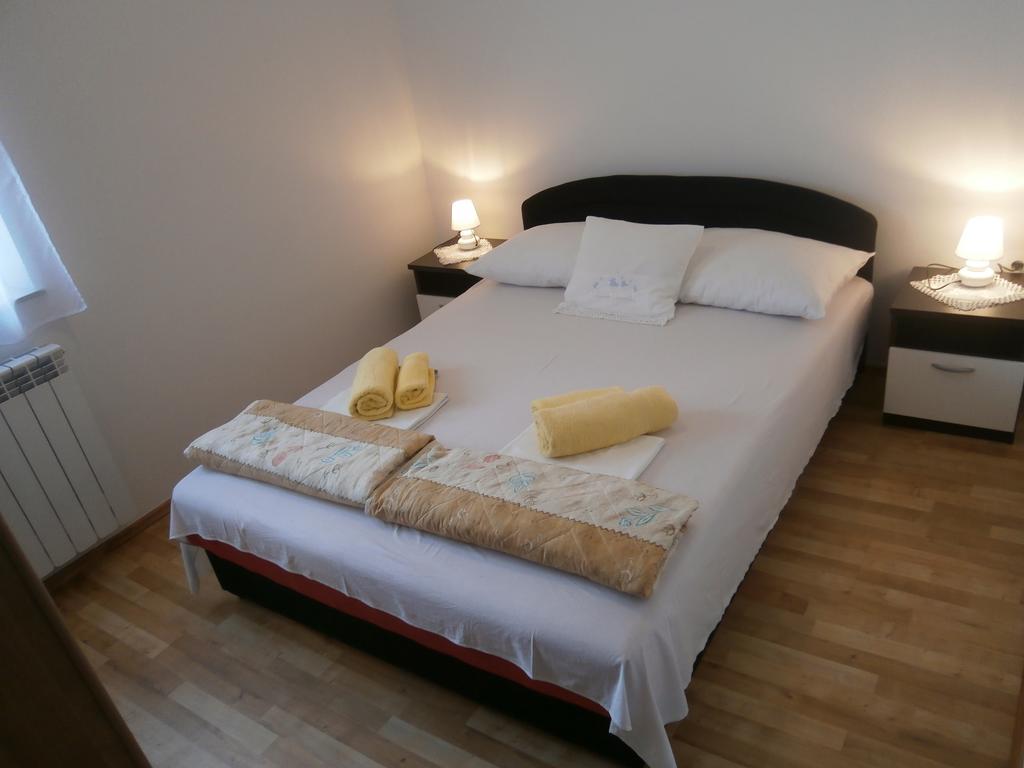Apartments Crncic Šilo Δωμάτιο φωτογραφία