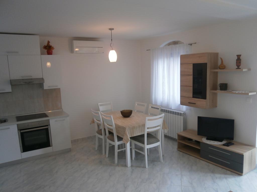 Apartments Crncic Šilo Δωμάτιο φωτογραφία